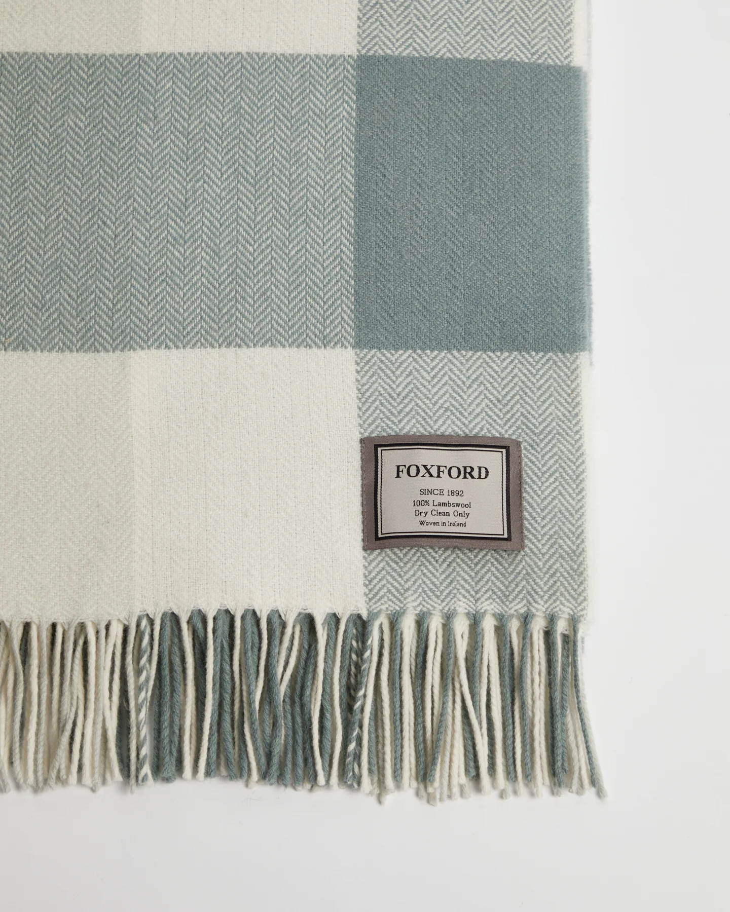 Foxford Aille Lambswool Throw - Image 4