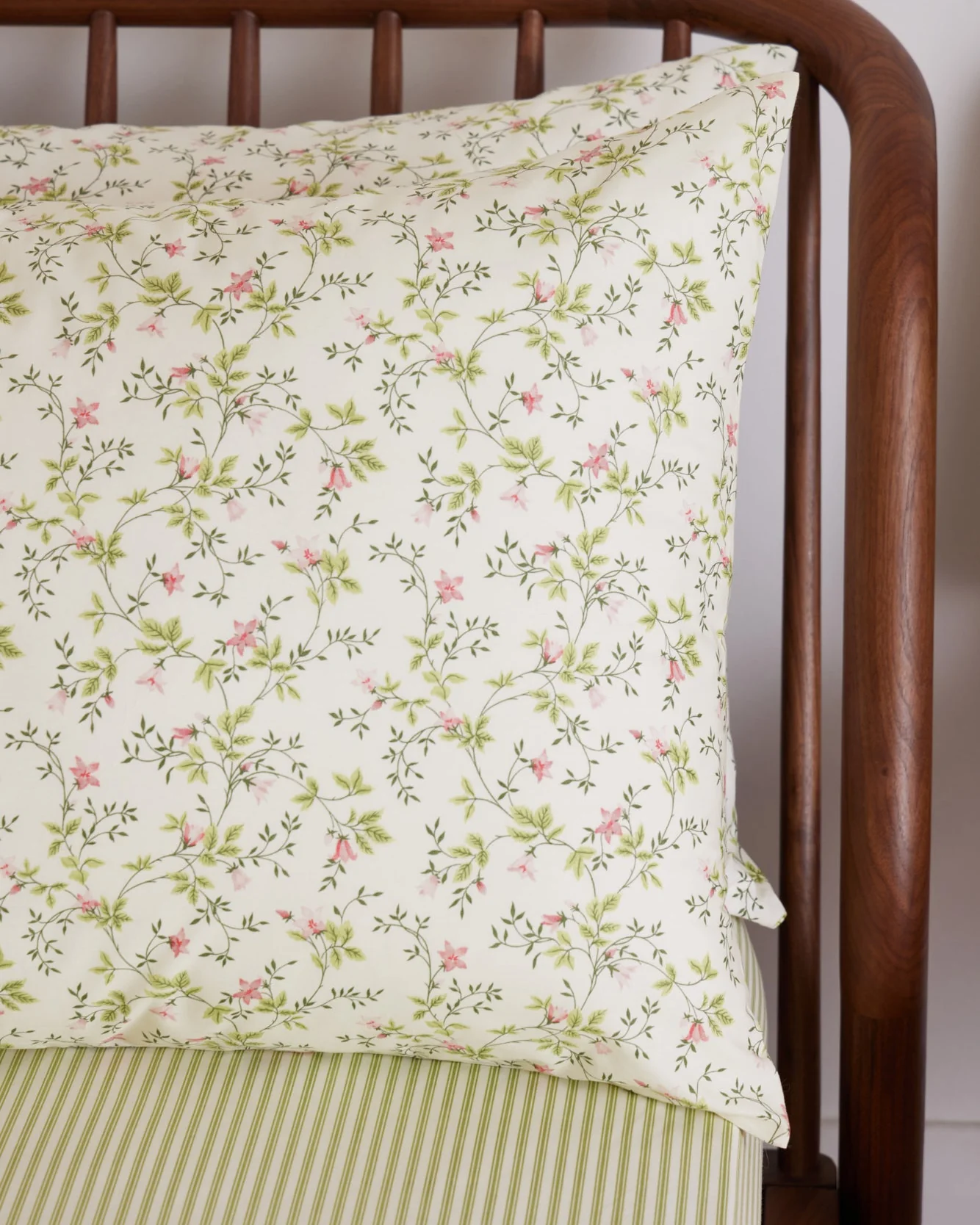Foxford Dainty Lily Pillowcase Set - Image 3