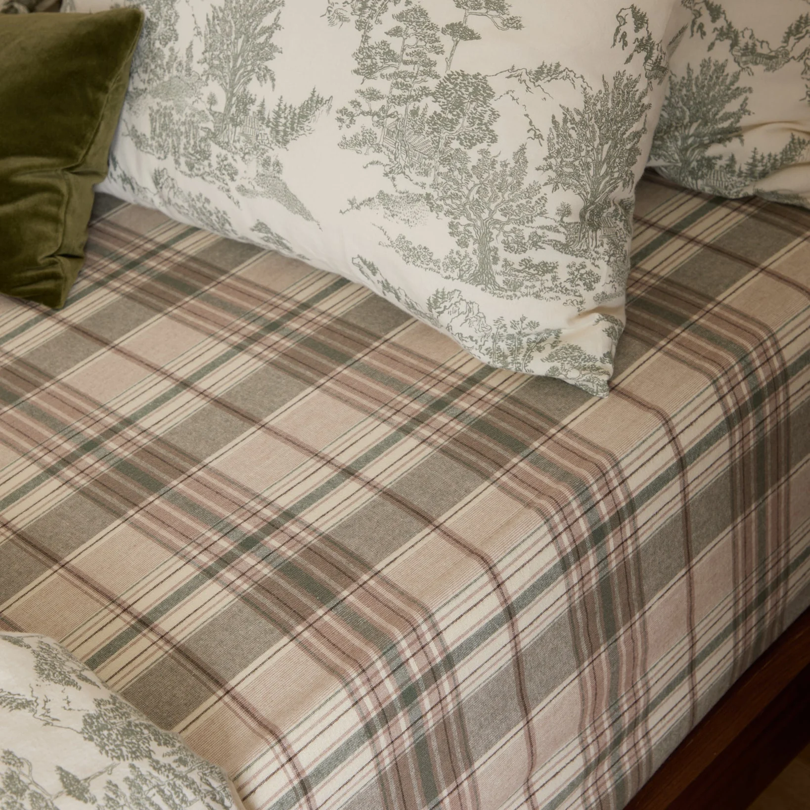 Foxford Eve Tartan Fitted Sheet - Image 3