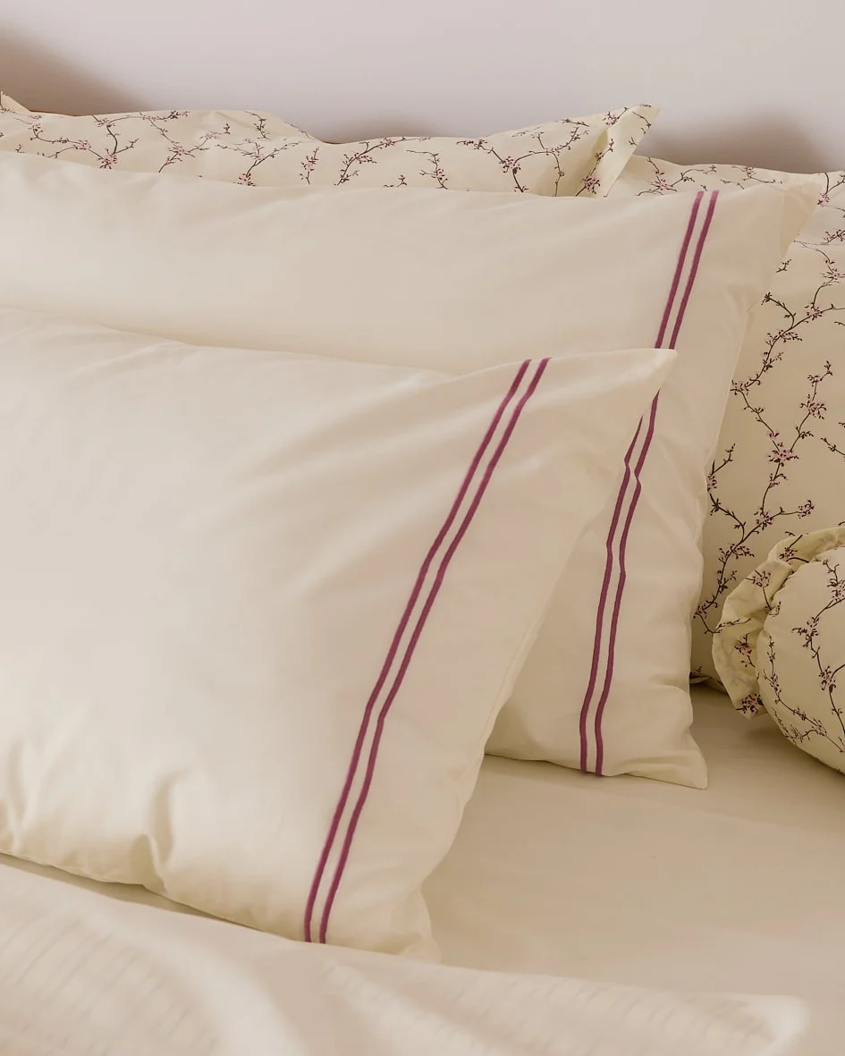 Foxford Evelyn Buttermilk Rolenio Pillowcase Set - Image 3
