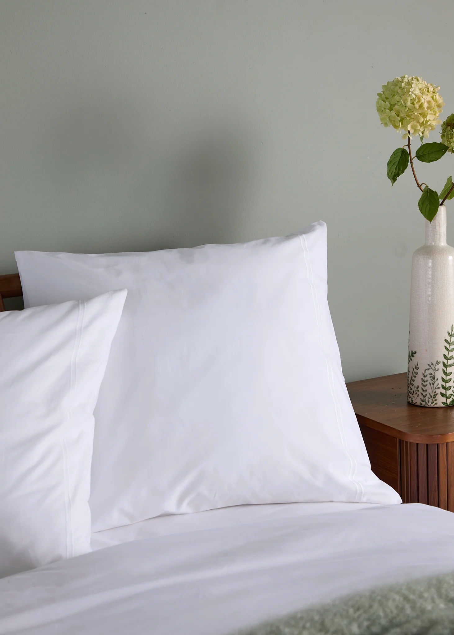 Foxford Evelyn White Rolenio Square Pillowcase