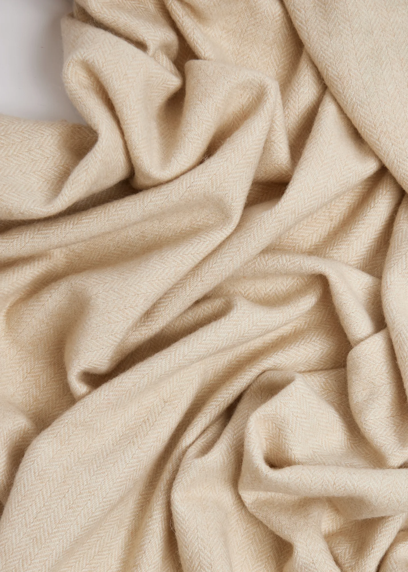 Foxford Extra-Large Lambswool Throw Blanket- Camel - Image 3