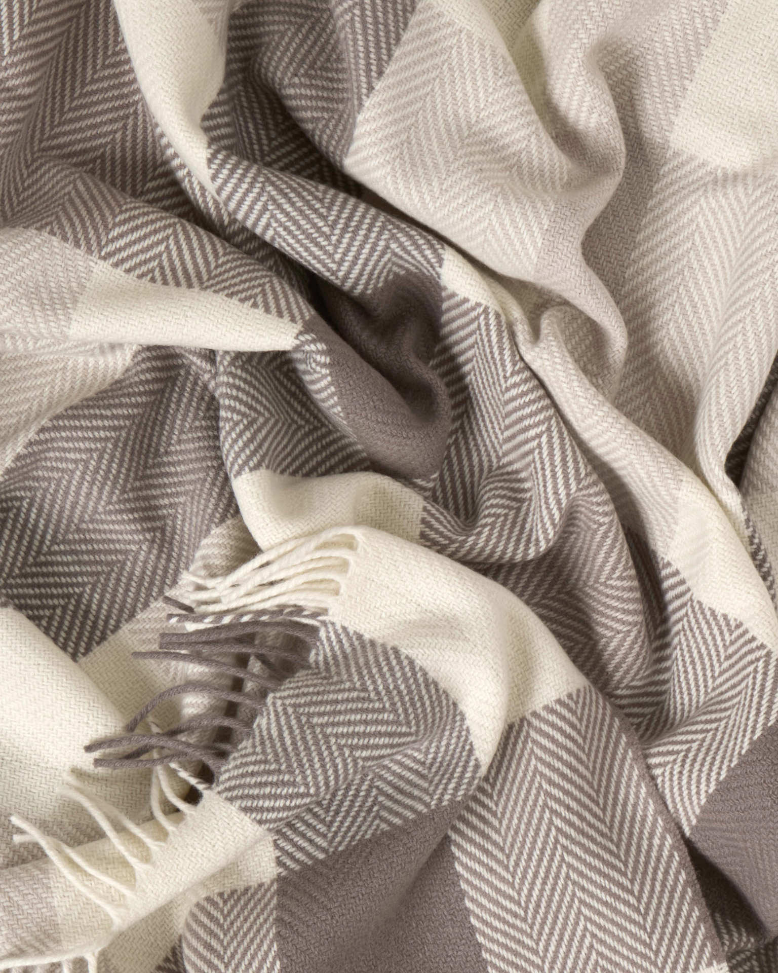 Foxford Finn Cashmere and Lambswool Throw - Image 2