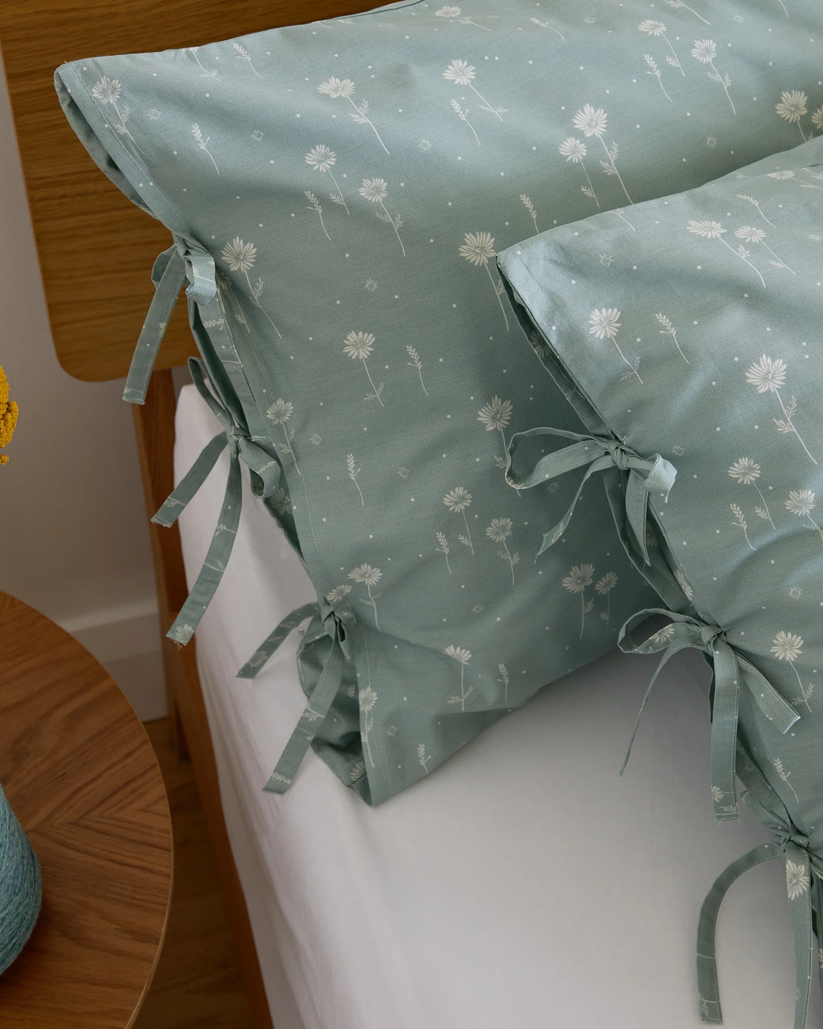 Foxford Lady Daisy Standard Pillowcase Set - Image 3