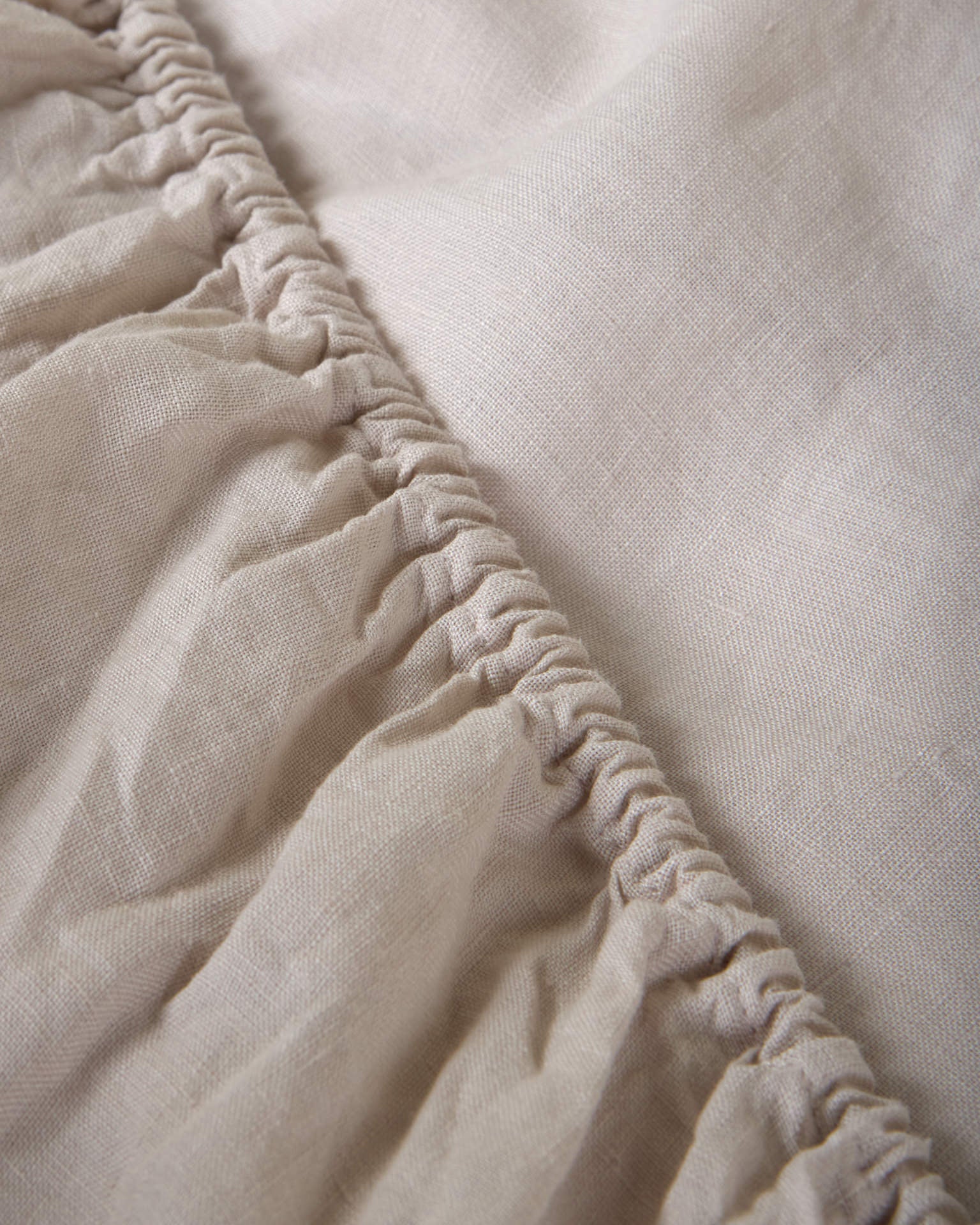 Foxford Nacre Pure Linen Fitted Sheet - Image 2