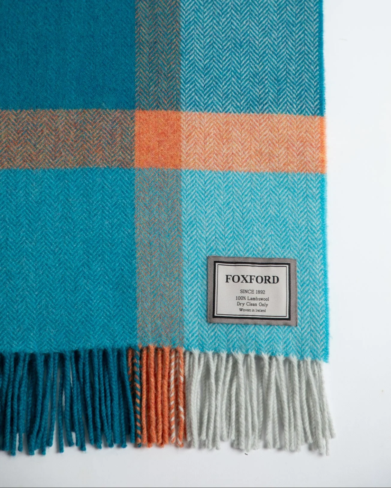 Foxford Oisín Lambswool Throw - Image 4