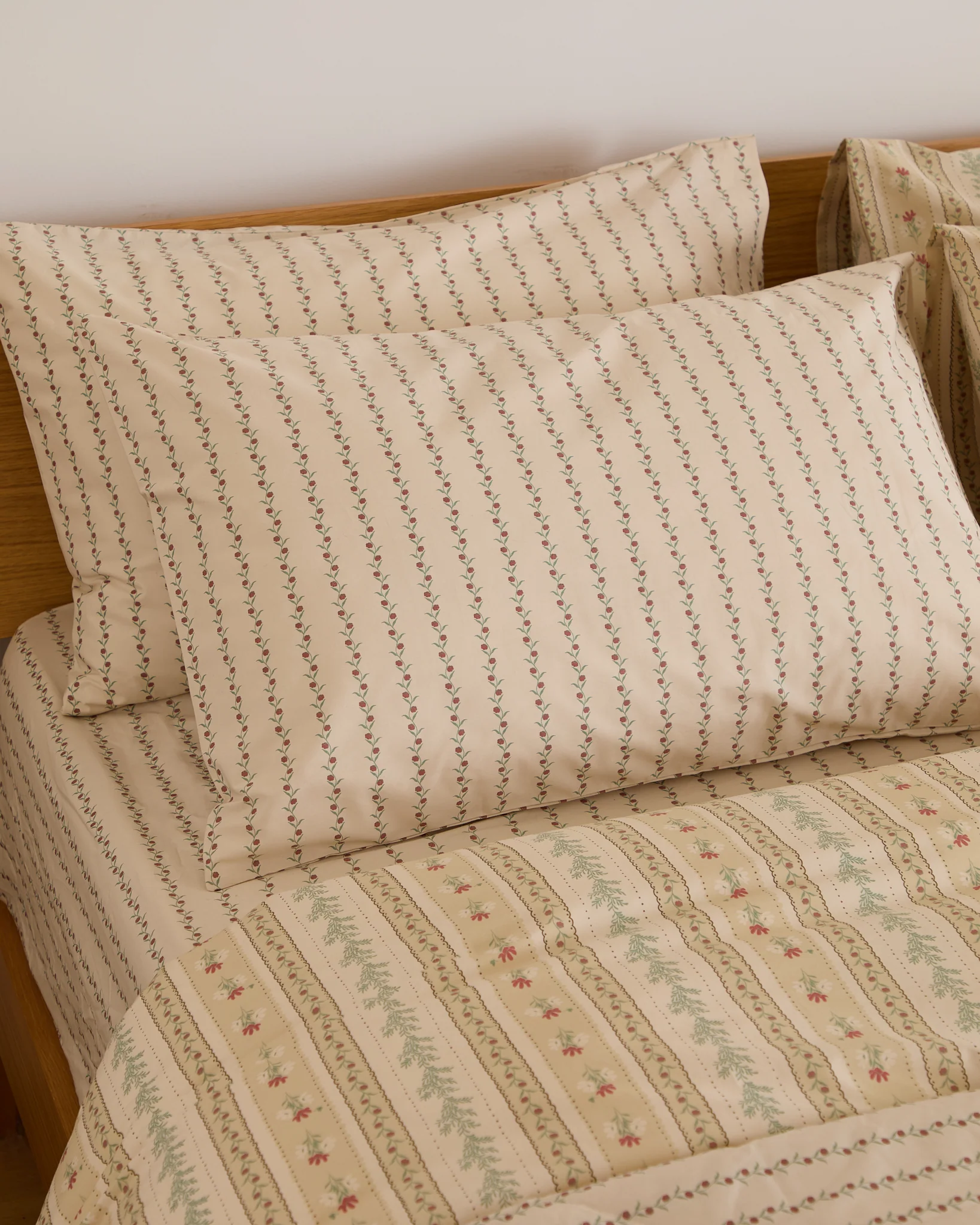 Foxford Rose Stripe Pillowcase Set
